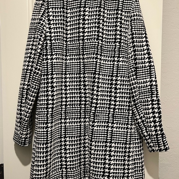 Carolina Belle Montreal white and black open jacket - Picture 3 of 4